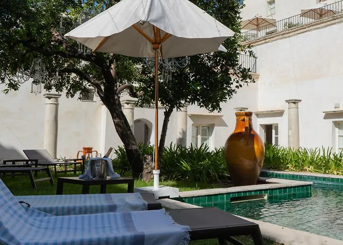 Palazzo Muci بيت ضيافة 4*